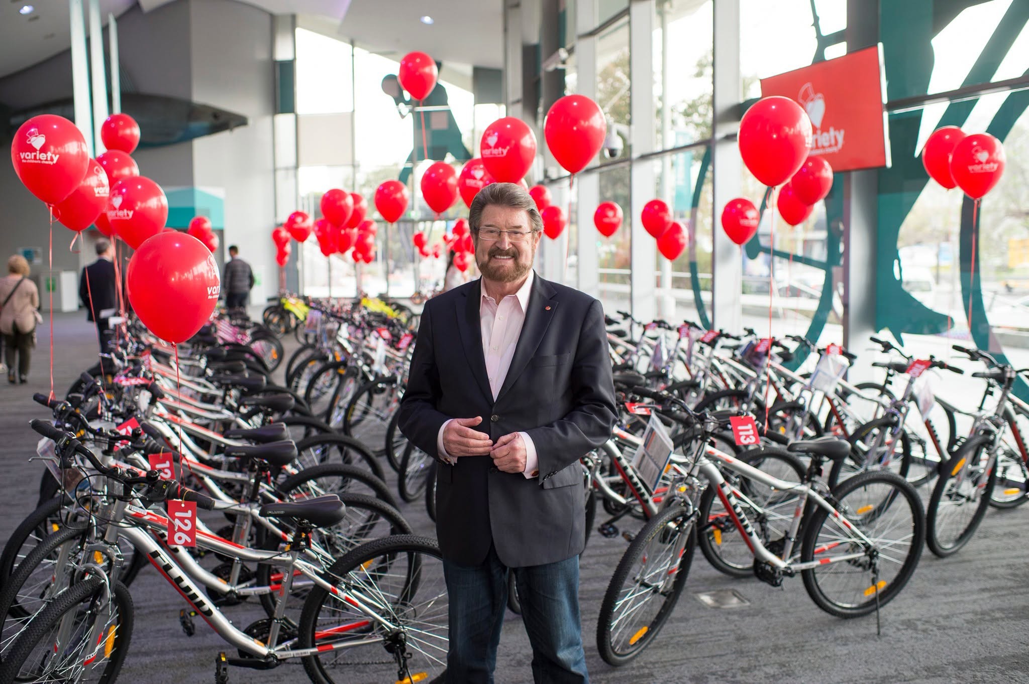 Vale derryn hinch