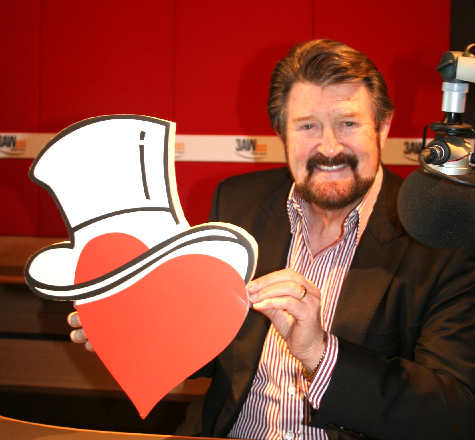 Vale derryn hinch